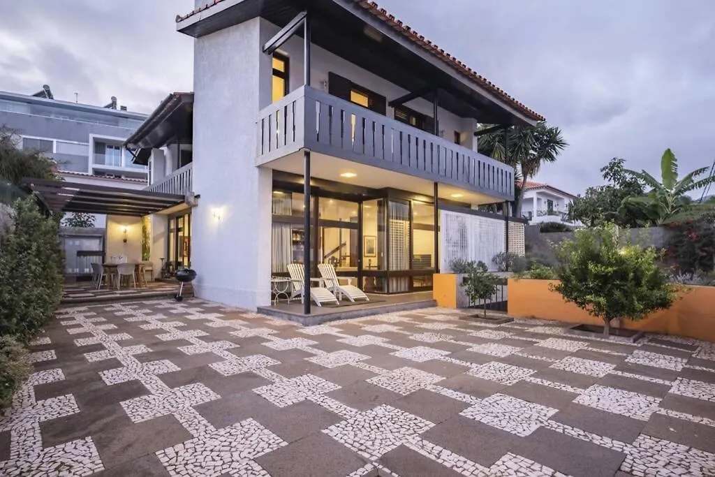 Charming Villa, Spacious, Beautiful Views! location
