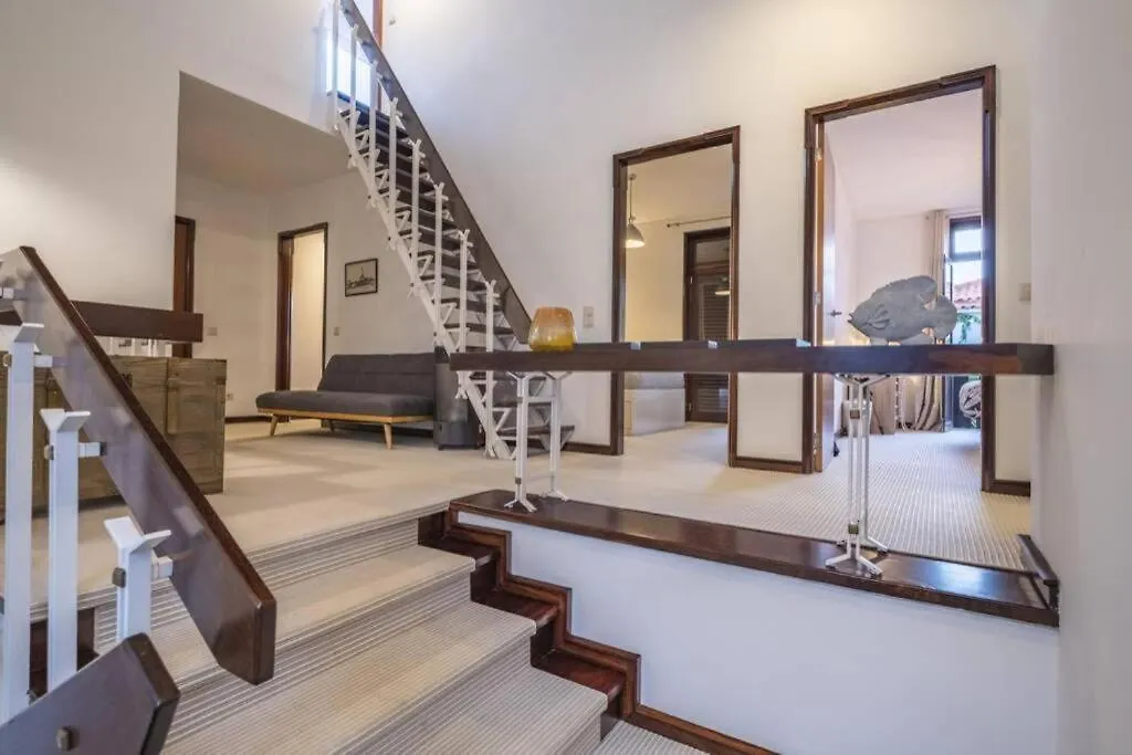 Charming Villa, Spacious, Beautiful Views! Funchal 0*,  Portekiz